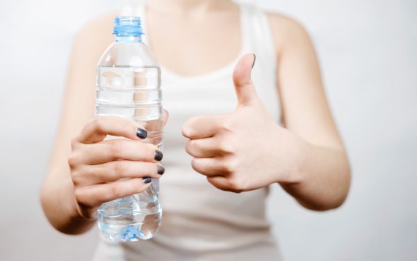 Cum ajută hidratarea la menținerea concentrării într o zi încărcată și de ce are creierul nevoie de apă pentru a funcționa optim